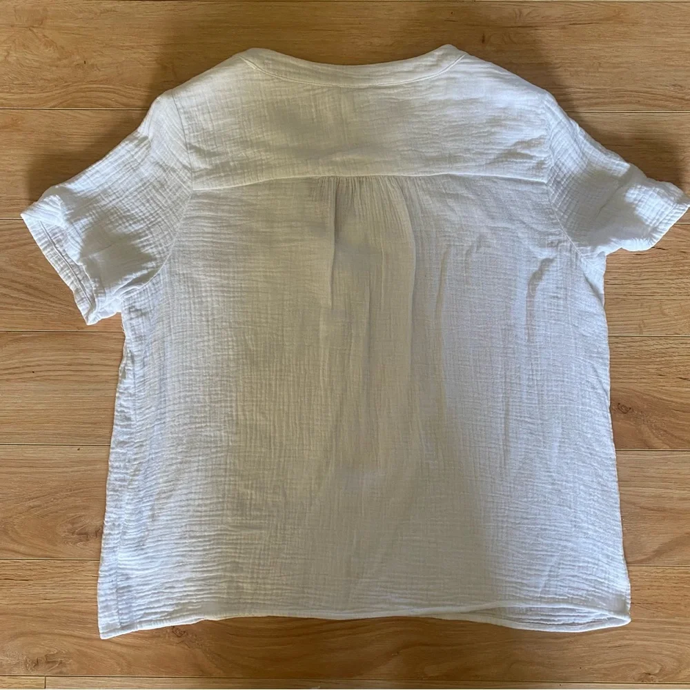 Ricki's Crinkle Gauze V-Neck Blouse - Picture 12 of 12